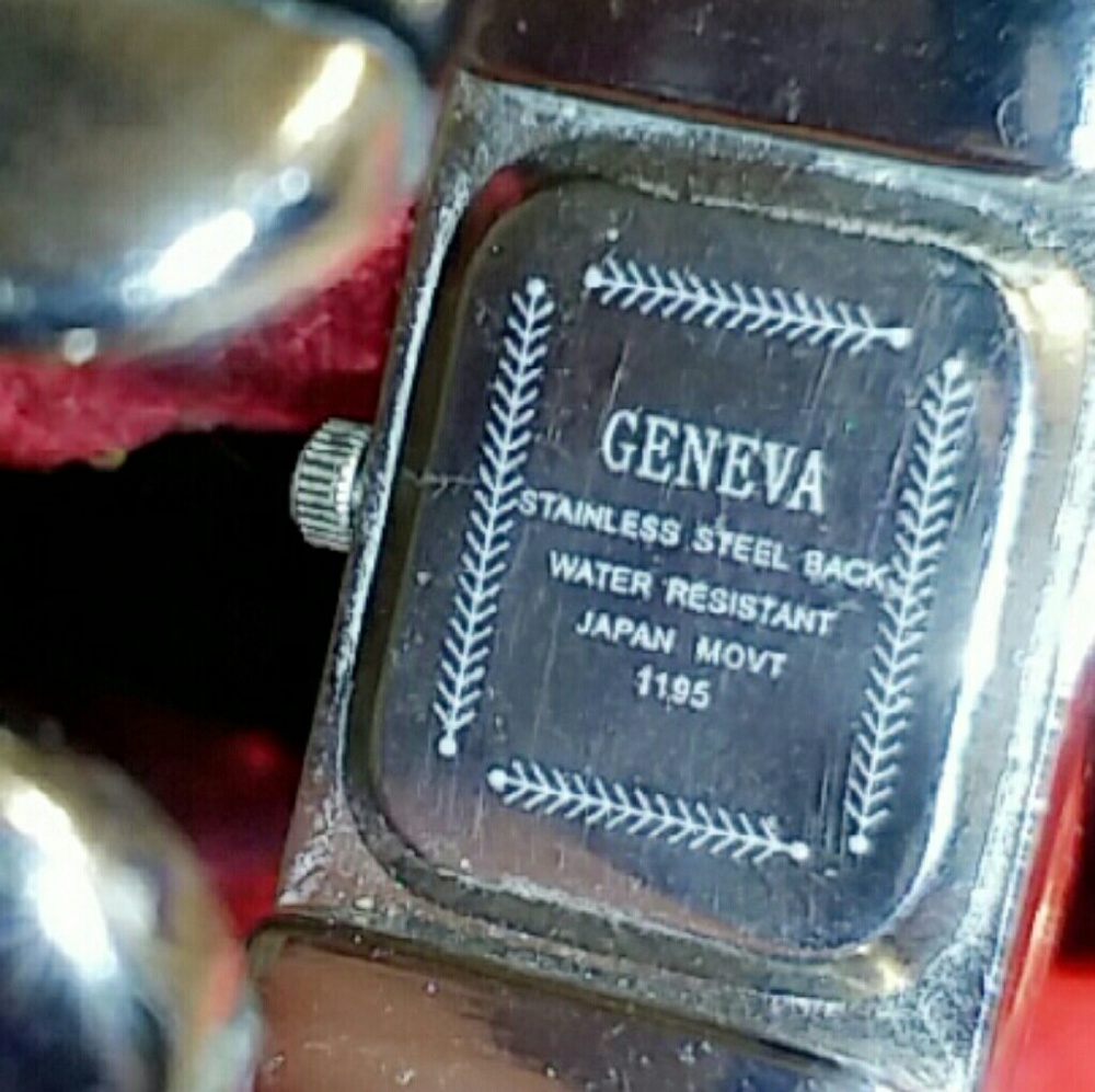 Stylish Watch - Picture 3 of 7